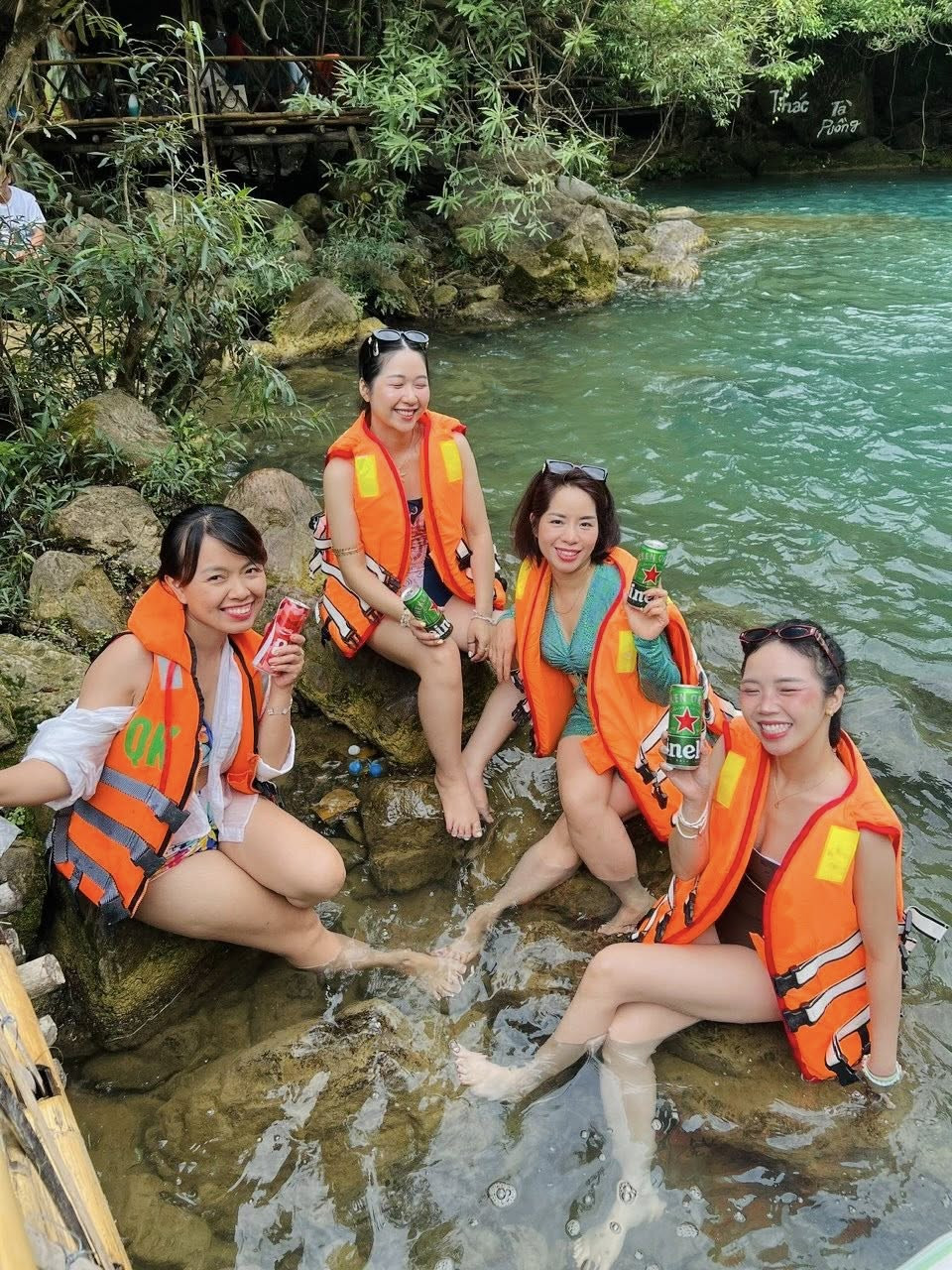 https://static-images.vnncdn.net/vps_images_publish/000001/000003/2026/6/11/thac-ta-puong-1-3164.jpg