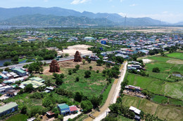Tháp Chăm cổ. 1.JPG