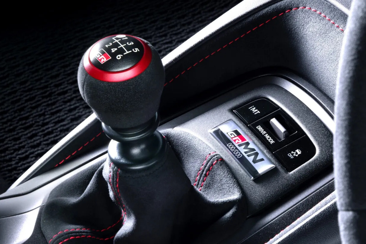 Toyota muốn xe điện lái như xe số sàn, nhả côn sai bị giật cục, chết máy