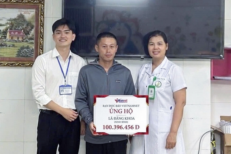 Trao hơn 100 triệu đồng giúp bé trai 1 tuổi ở Ninh Bình mắc bệnh bẩm sinh