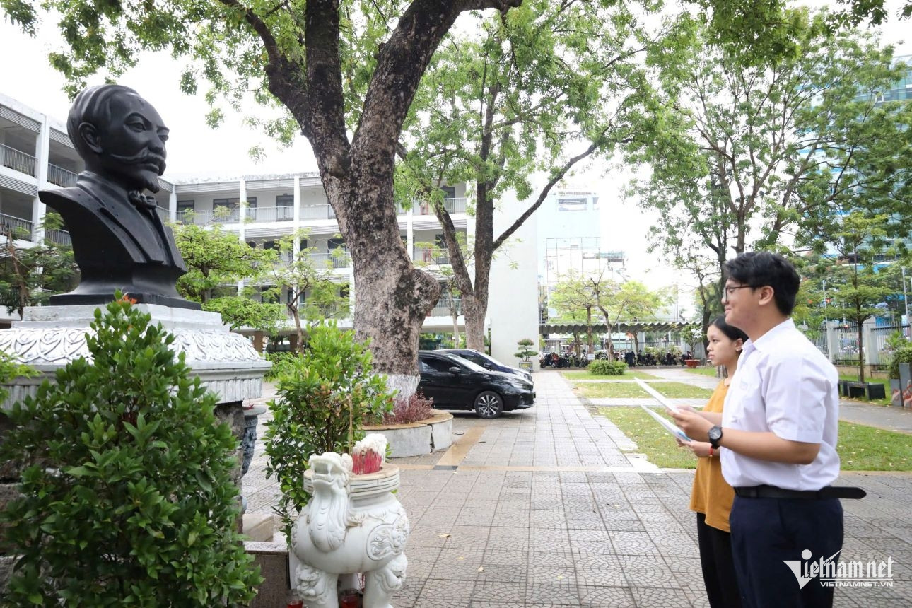 https://static-images.vnncdn.net/vps_images_publish/000001/000003/2026/6/11/w-da-nang-244.jpg