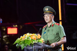 W-khai mạc 003.png
