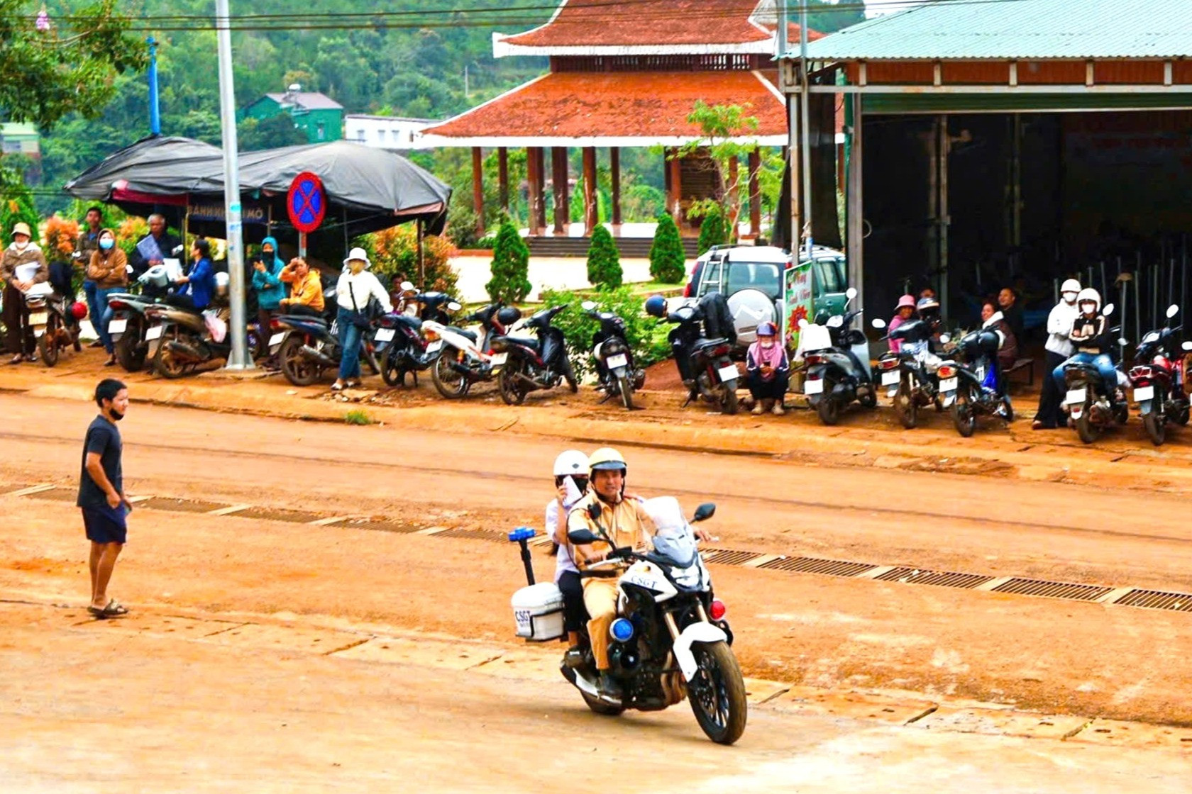 z7924406623337_68af5d2cdda890cc542ca8f64aae184e.jpg