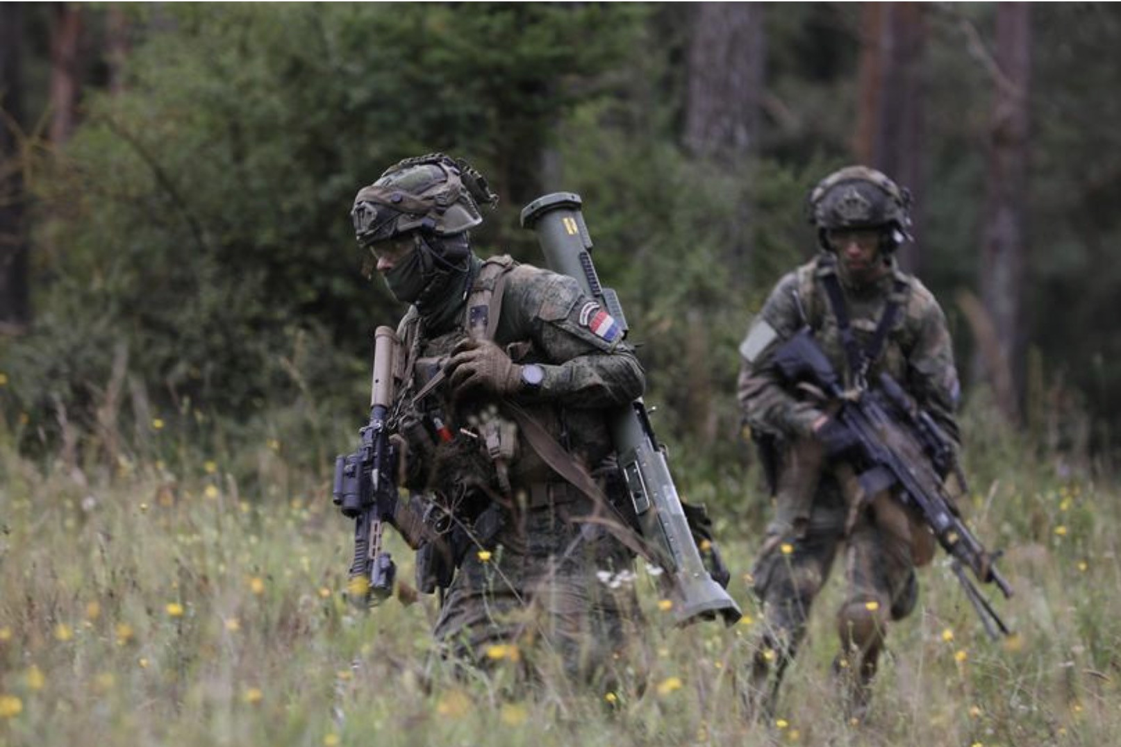 NATO lên tiếng khi Mỹ dự định giảm bớt khí tài ở châu Âu