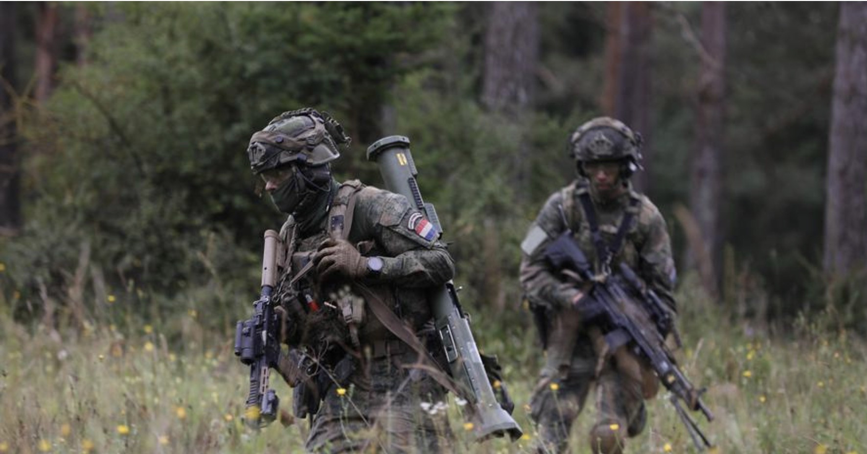 NATO lên tiếng khi Mỹ dự định giảm bớt khí tài ở châu Âu