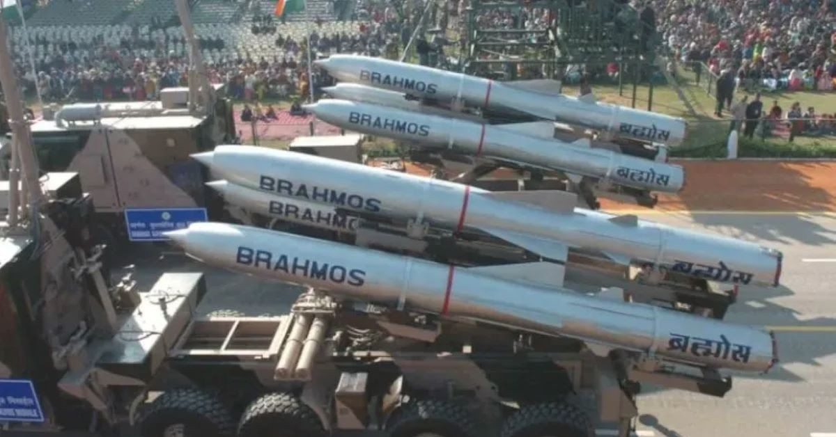 Tên lửa BrahMos Philippines phô uy lực trước các hạm đội tàu chiến khổng lồ