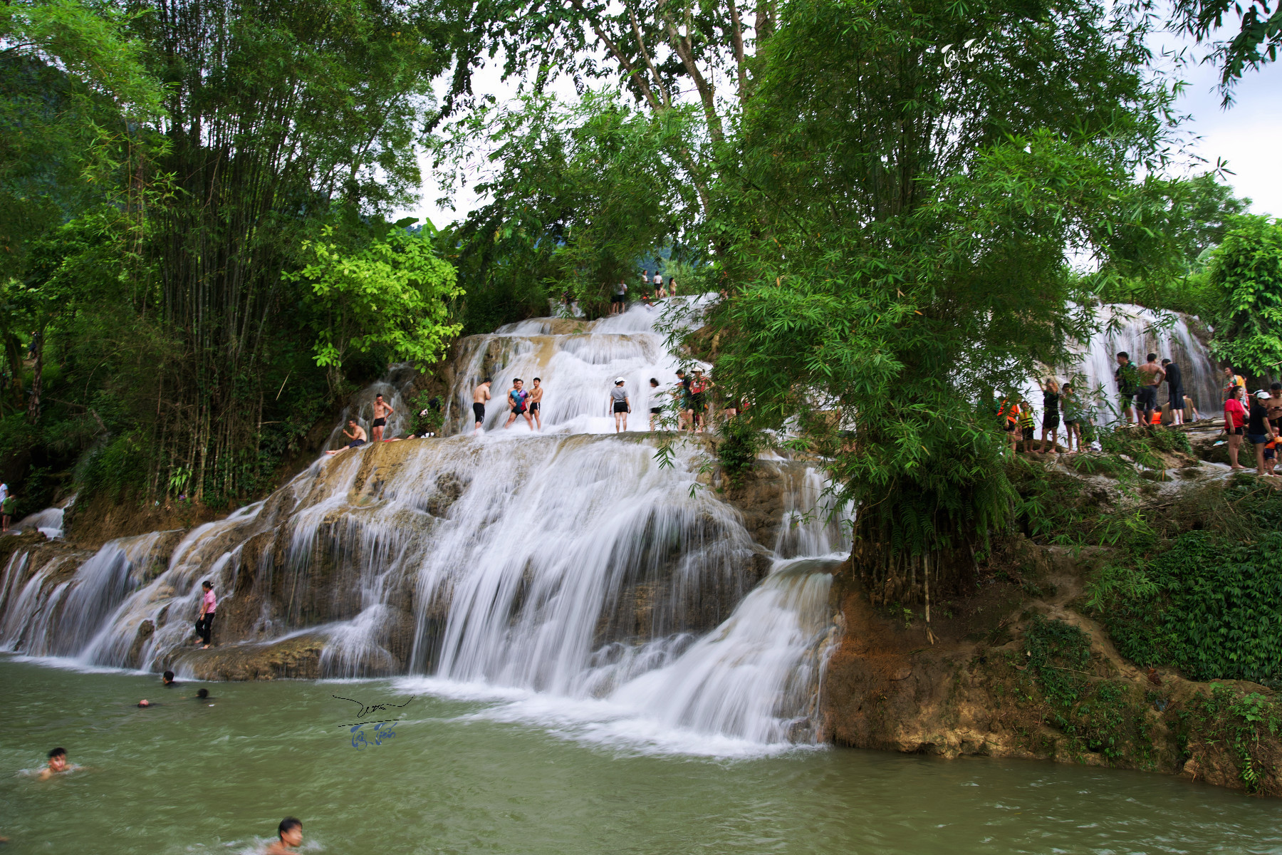 thac trang hoa binh 0 3645.jpg