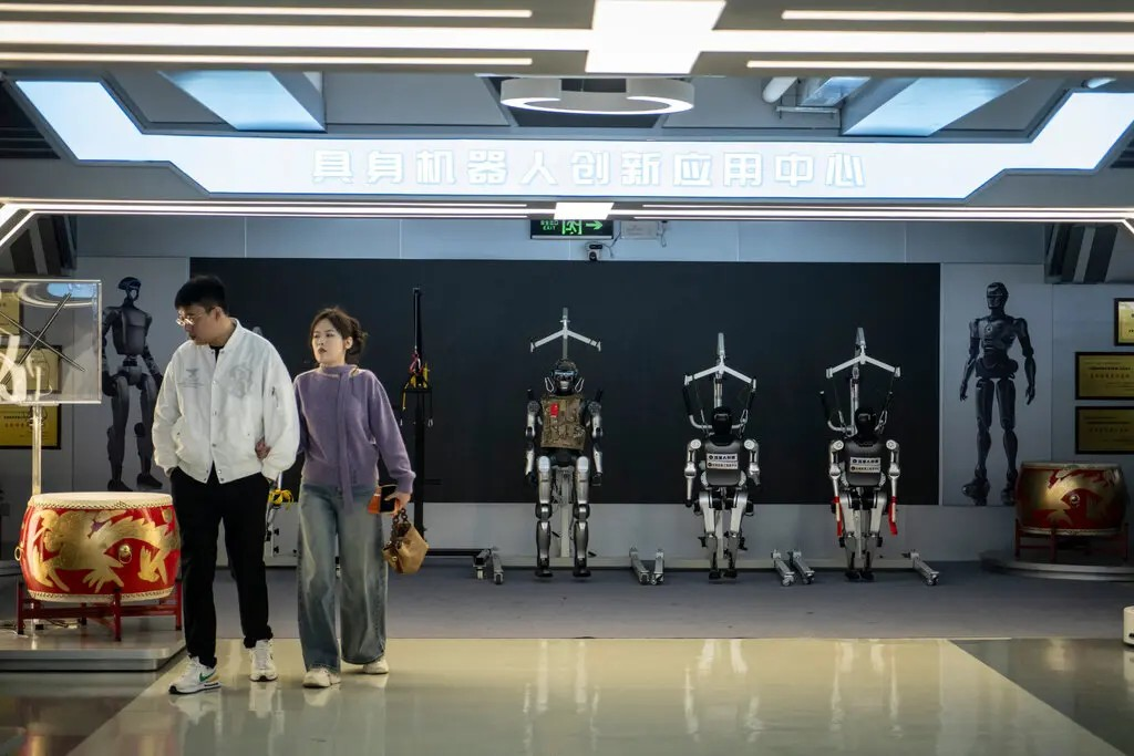 Từ xe điện đến robot: Cú bứt phá ngoạn mục giúp Trung Quốc 'soán ngôi' Nhật Bản