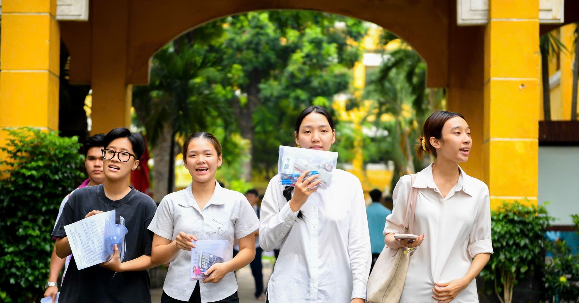 Vì sao nhiều thí sinh chọn "ngủ một giấc thật dài" khi thi xong tốt nghiệp THPT?