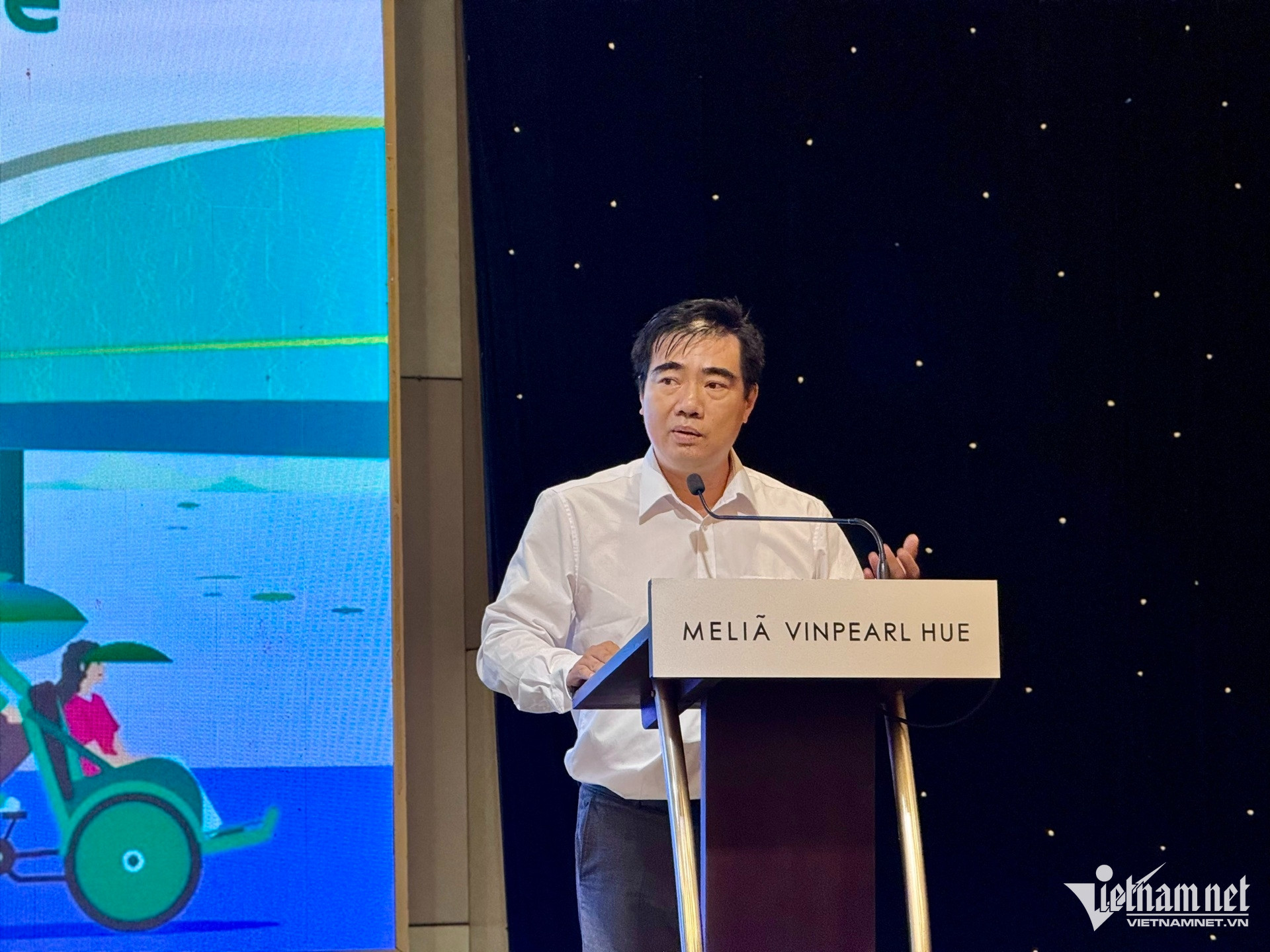 W-ong Cuong.jpg