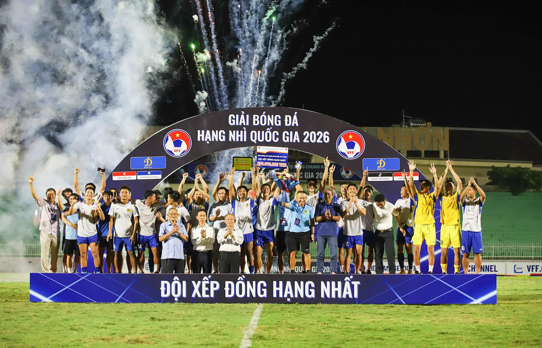 hang nhi 1.jpg
