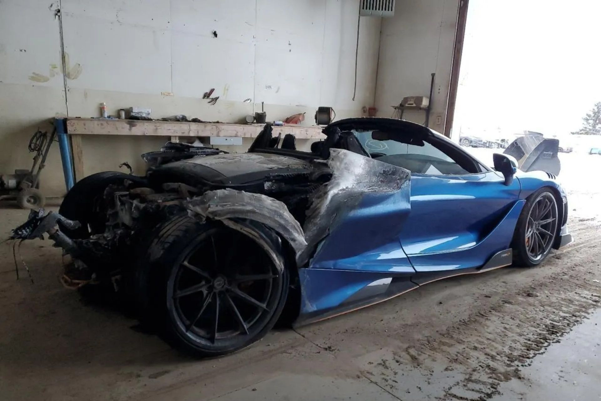 https://static-images.vnncdn.net/vps_images_publish/000001/000003/2026/6/13/mclaren-765lt-spider-copart-3-1510.jpg