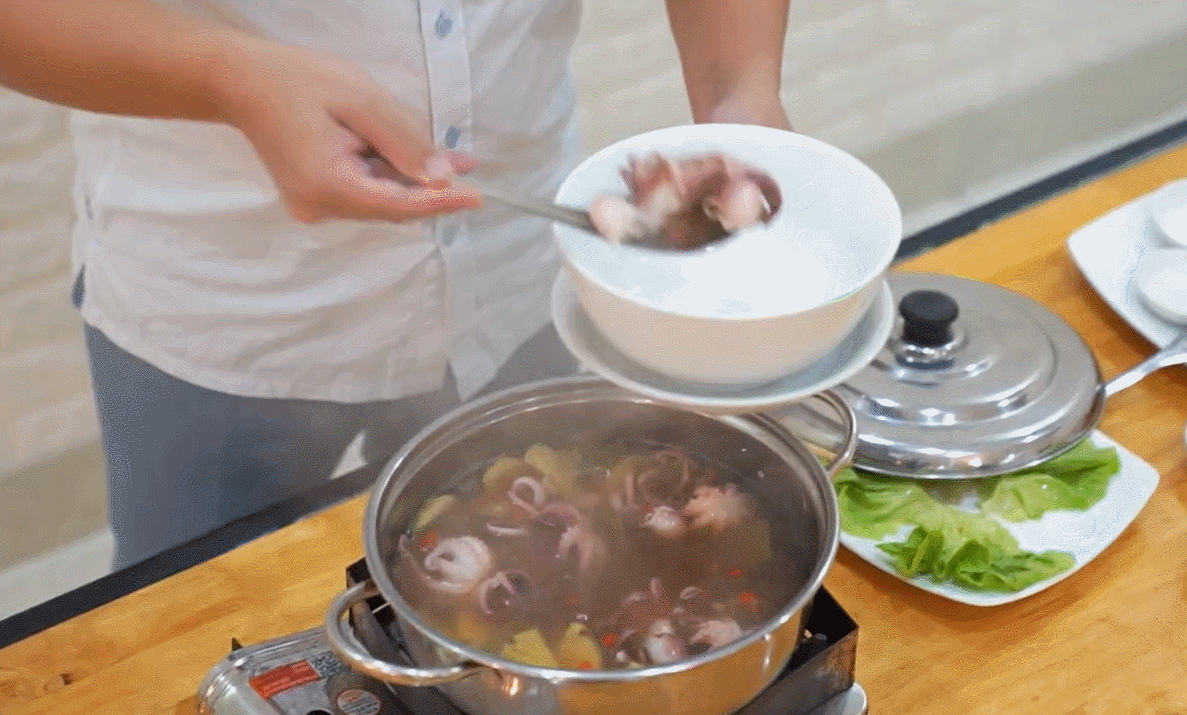 thumb con ruốc   loong toong tv.gif