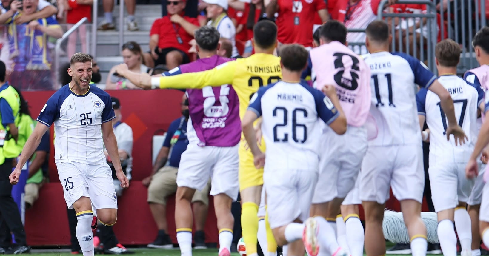 Canada thoát thua Bosnia &amp;amp; Herzegovina trận ra quân World Cup