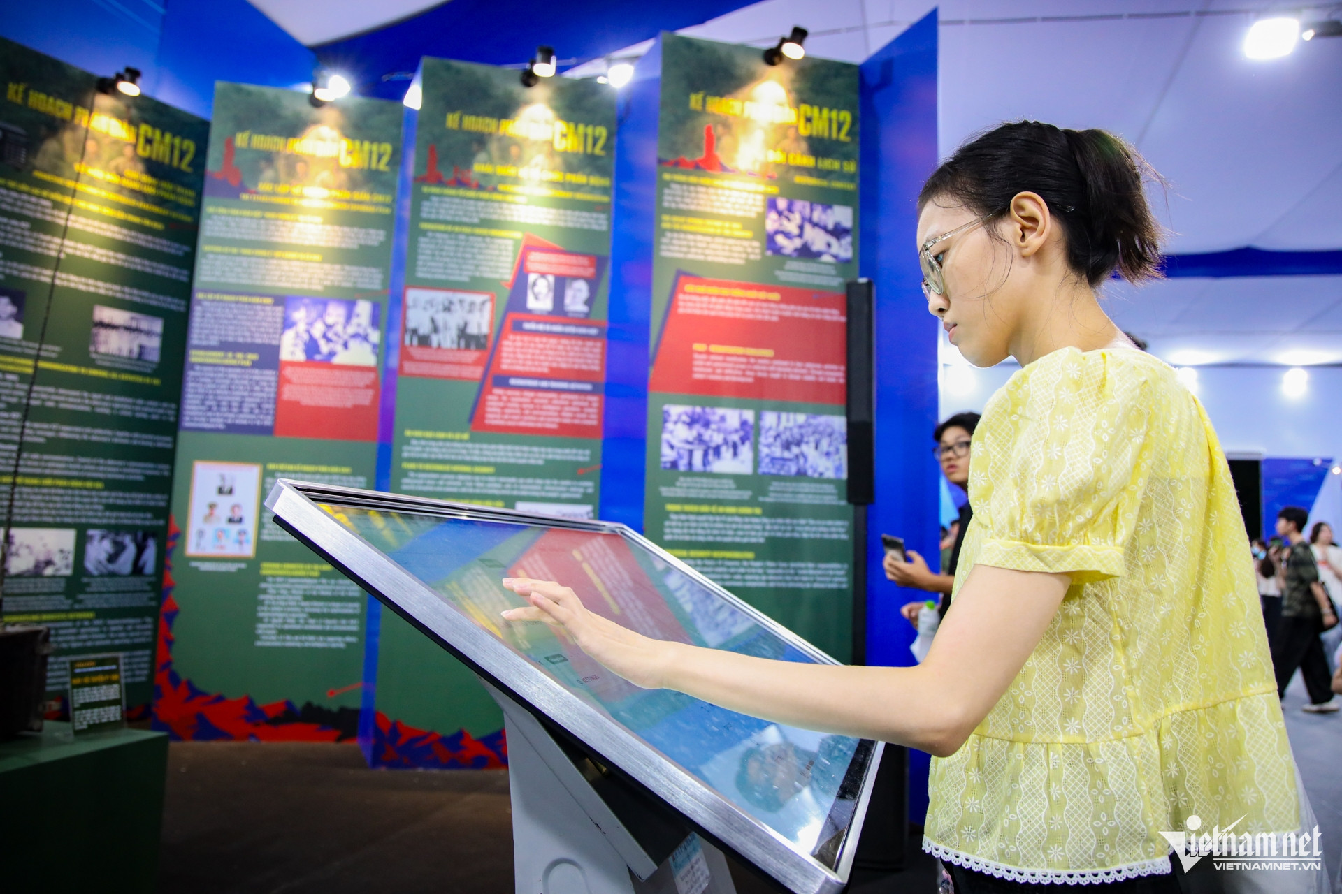 https://static-images.vnncdn.net/vps_images_publish/000001/000003/2026/6/13/w-trien-lam-nguyen-hue-21-624.jpg