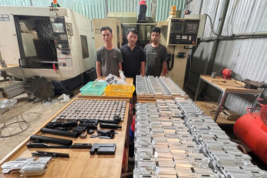 Bóc gỡ tận gốc các 'công xưởng' chế tạo súng đạn quy mô lớn