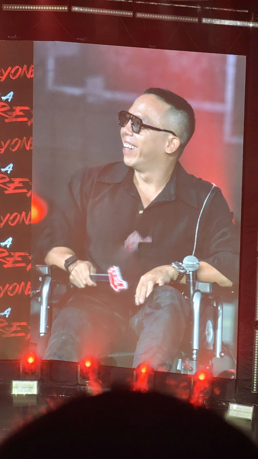 https://static-images.vnncdn.net/vps_images_publish/000001/000003/2026/6/14/fan-meeting-001-710.jpg