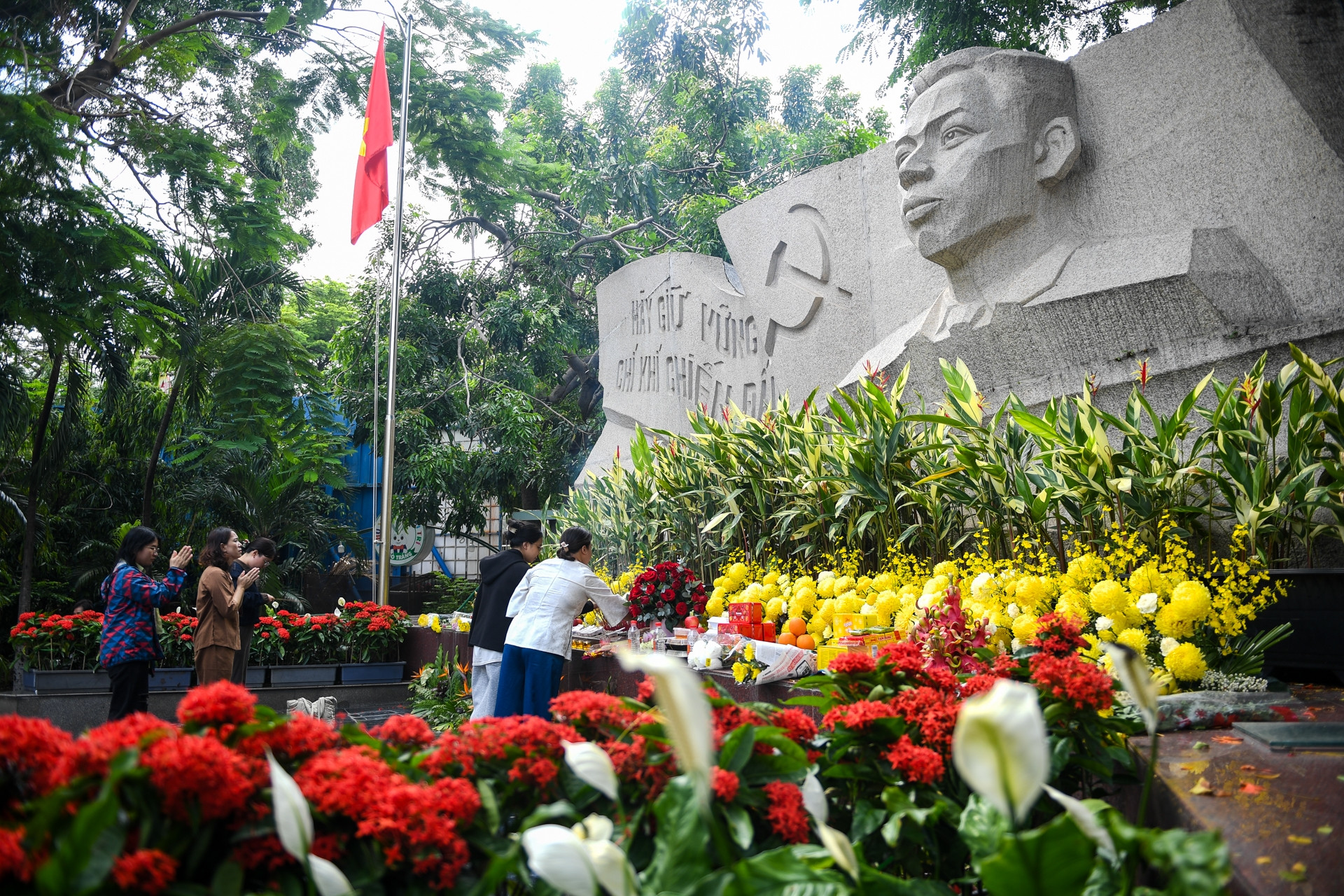 Lễ cầu siêu ở Công viên Lê Thị Riêng: Cựu binh xúc động nhớ đồng đội chưa trở về
