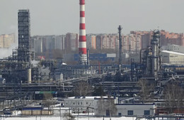 Nhà máy hóa chất, kho dầu Nga cháy lớn sau đòn tấn công của Ukraine