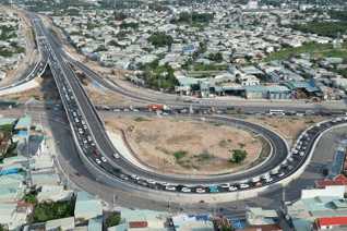 Quốc lộ 51 quá tải, cao tốc Biên Hòa - Vũng Tàu ùn tắc hơn 4km