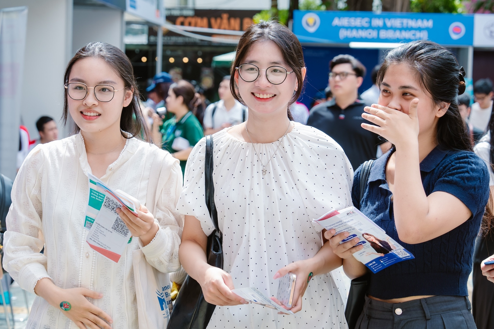 Doanh nghiệp tìm người biết dùng AI, có sinh viên ra trường nhận 1.000 USD/tháng