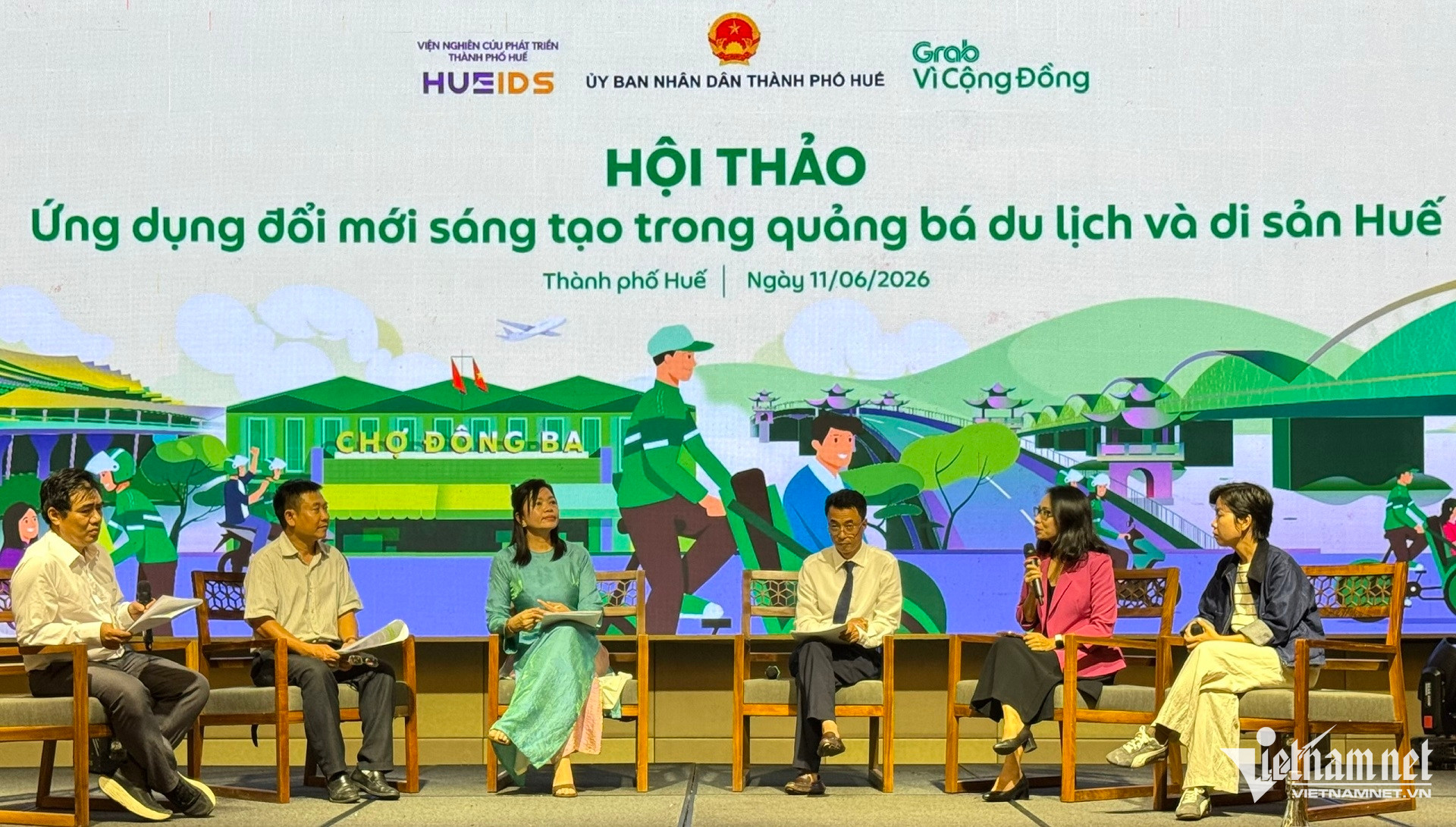 W-du lịch huế .jpg