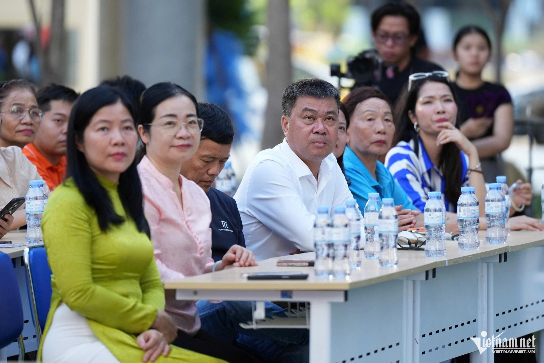 W-trường hy vọng (2).jpg