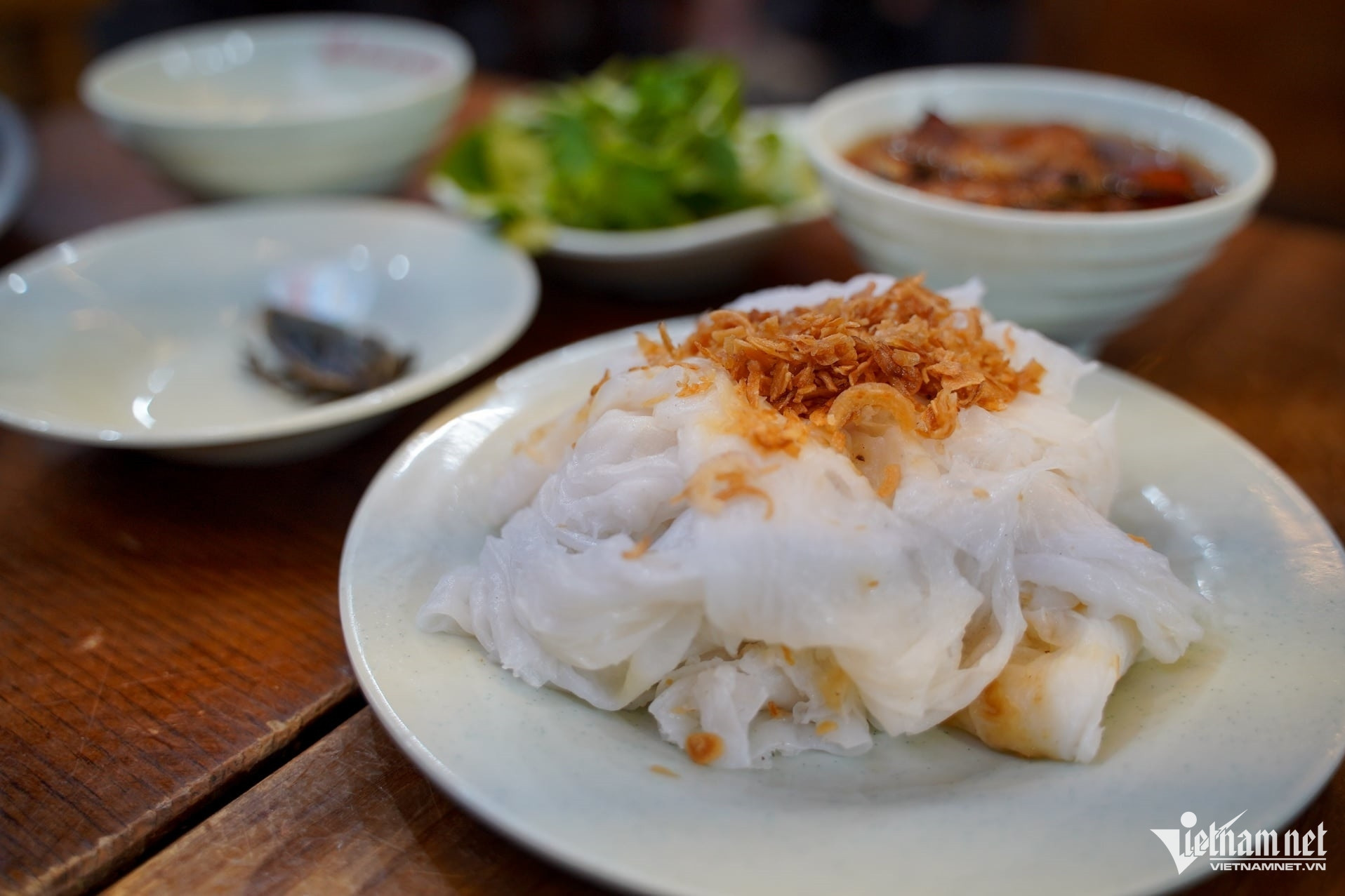 3 quán bánh cuốn gia truyền Hà Nội được Michelin khen ngợi có gì khác nhau?