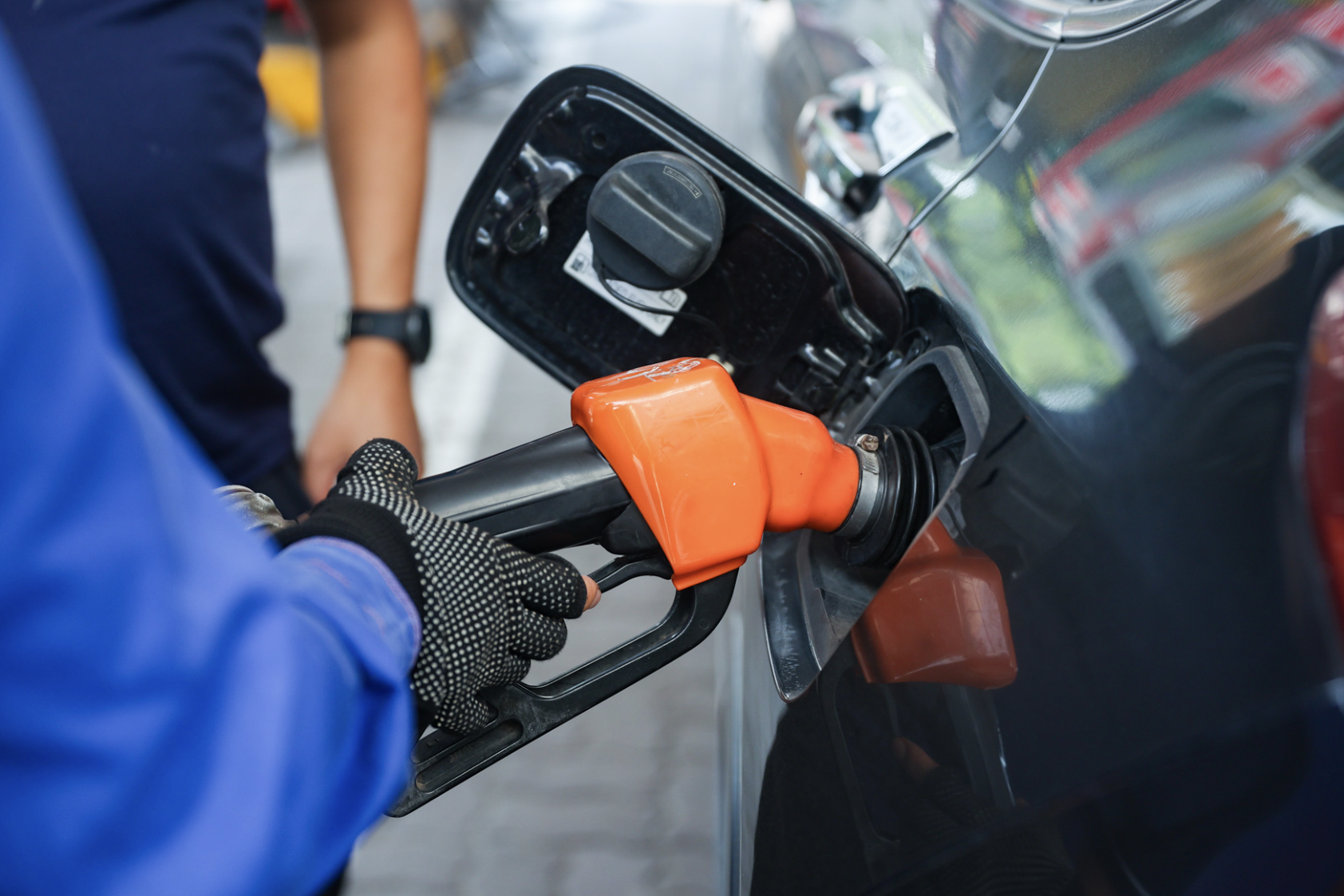 Giá xăng dầu hôm nay 15/6: Dầu thế giới giảm mạnh, trong nước ở mức thấp