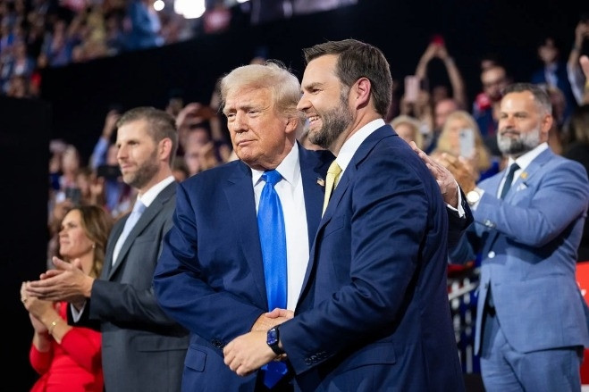 'Phó tướng' tin sẽ được ông Trump ủng hộ nếu tranh cử tổng thống Mỹ