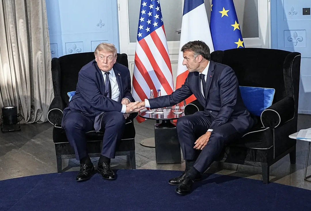 15trump header bwfg superJumbo v2.jpg