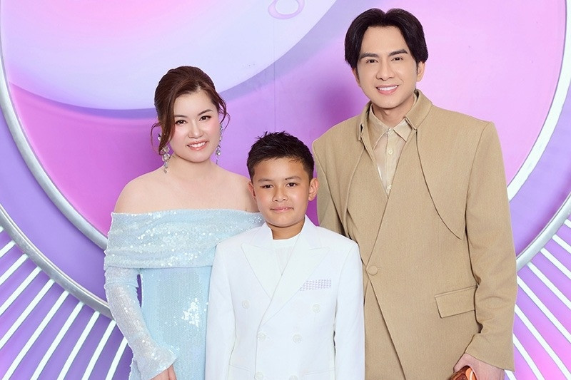 Ca sĩ Đan Trường gây chú ý khi xuất hiện bên vợ cũ Thuỷ Tiên