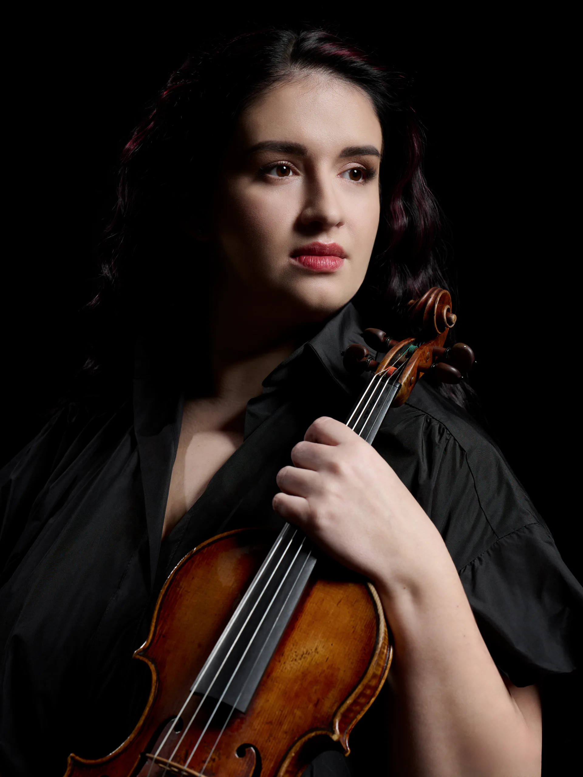 Sara Dragan Violinist 2.webp