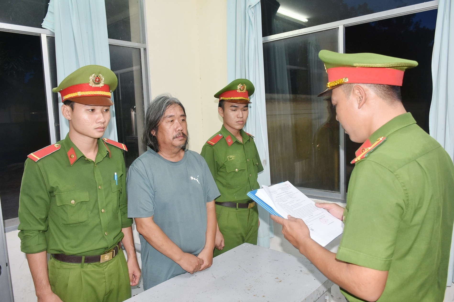 Vụ đốt công ty làm cha ruột và một phụ nữ tử vong: Bắt tạm giam người con trai