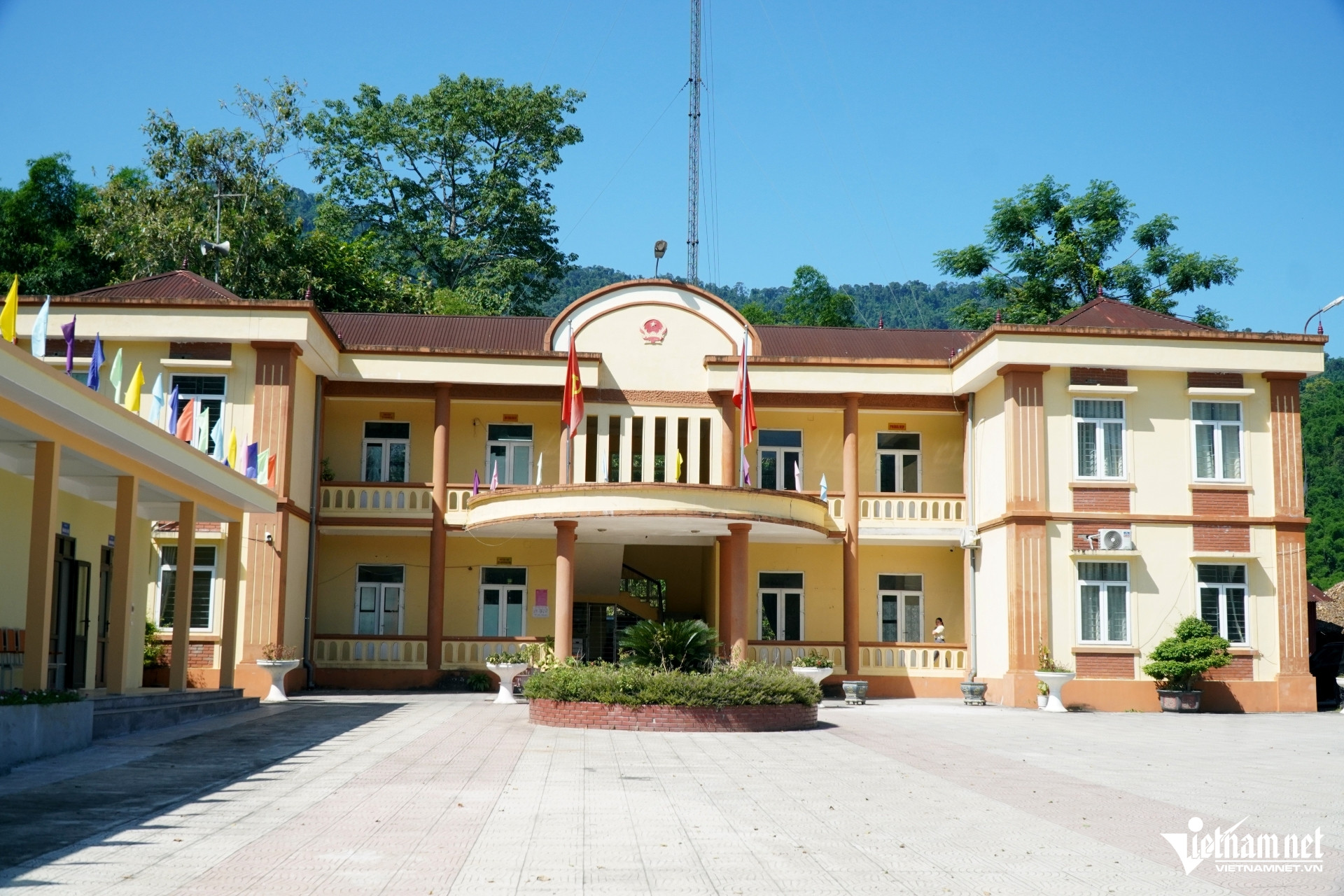 W-a1Chính quyền hai cấp sau một năm.JPG.jpg