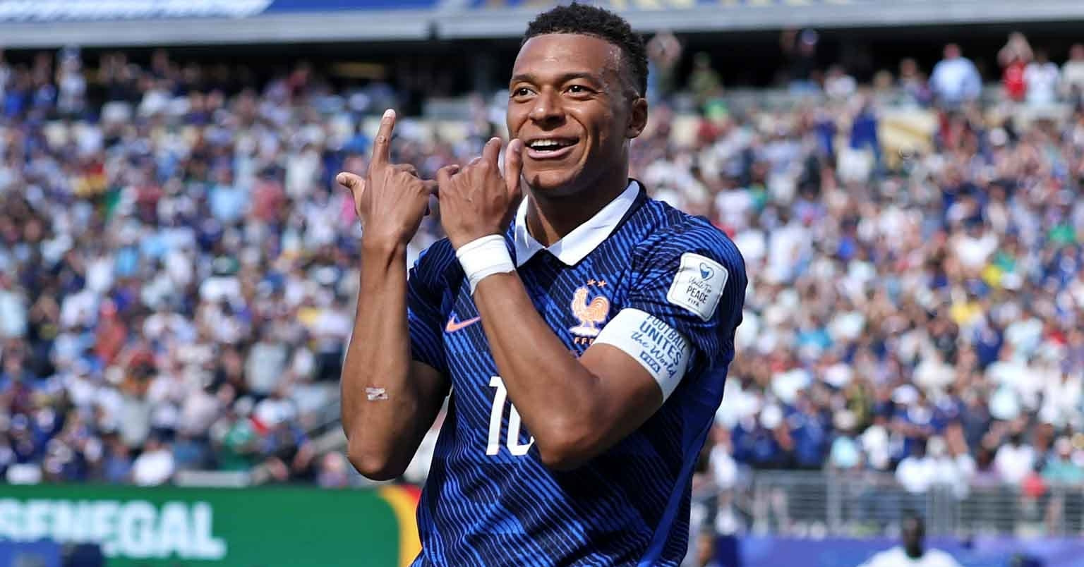 Kết quả bóng đá hôm nay 17/6: Mbappe gọi, Messi trả lời bằng hat-trick