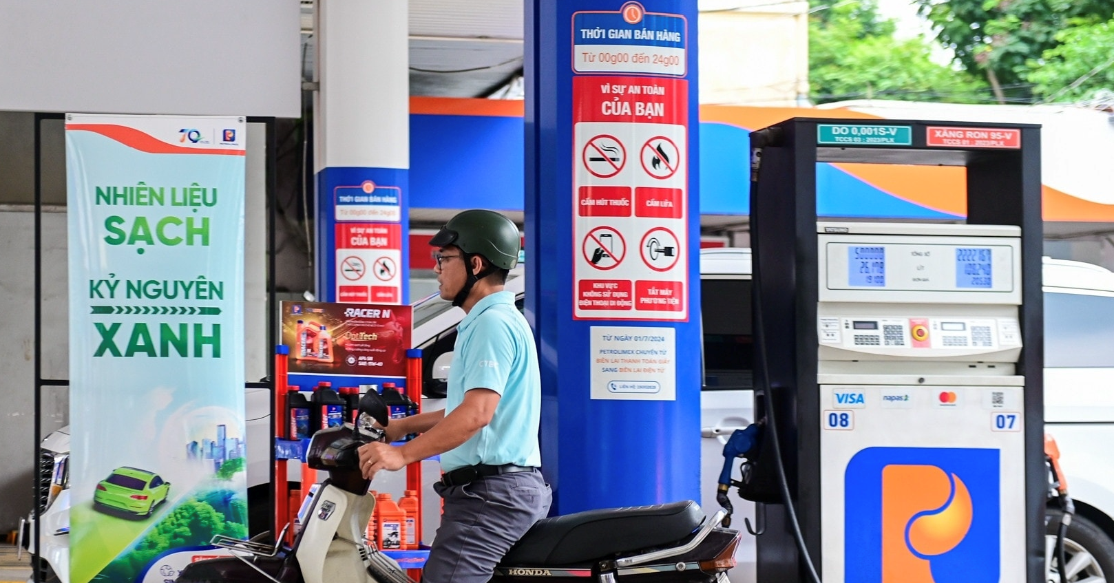 Bộ Tài chính nói về chênh lệch thuế giữa xăng E10 và xăng khoáng