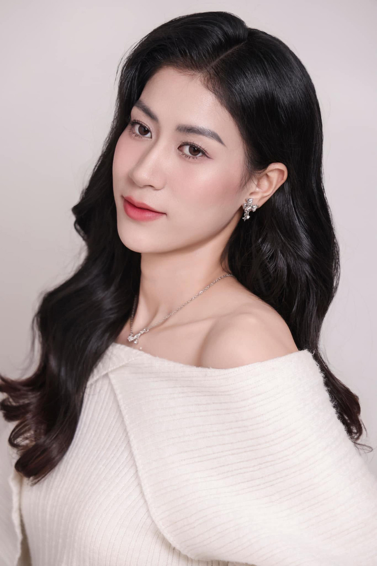Hoa khôi bóng chuyền Kiều Trinh hạnh phúc bên bạn trai cao 1m92 kieu trinh 5.jpg
