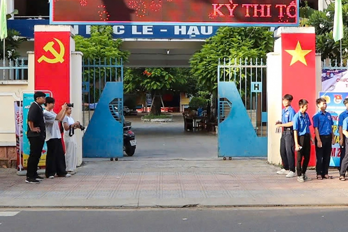 Làm rõ những ai liên quan vụ thí sinh dùng điện thoại thi tốt nghiệp nhưng không bị xử lý