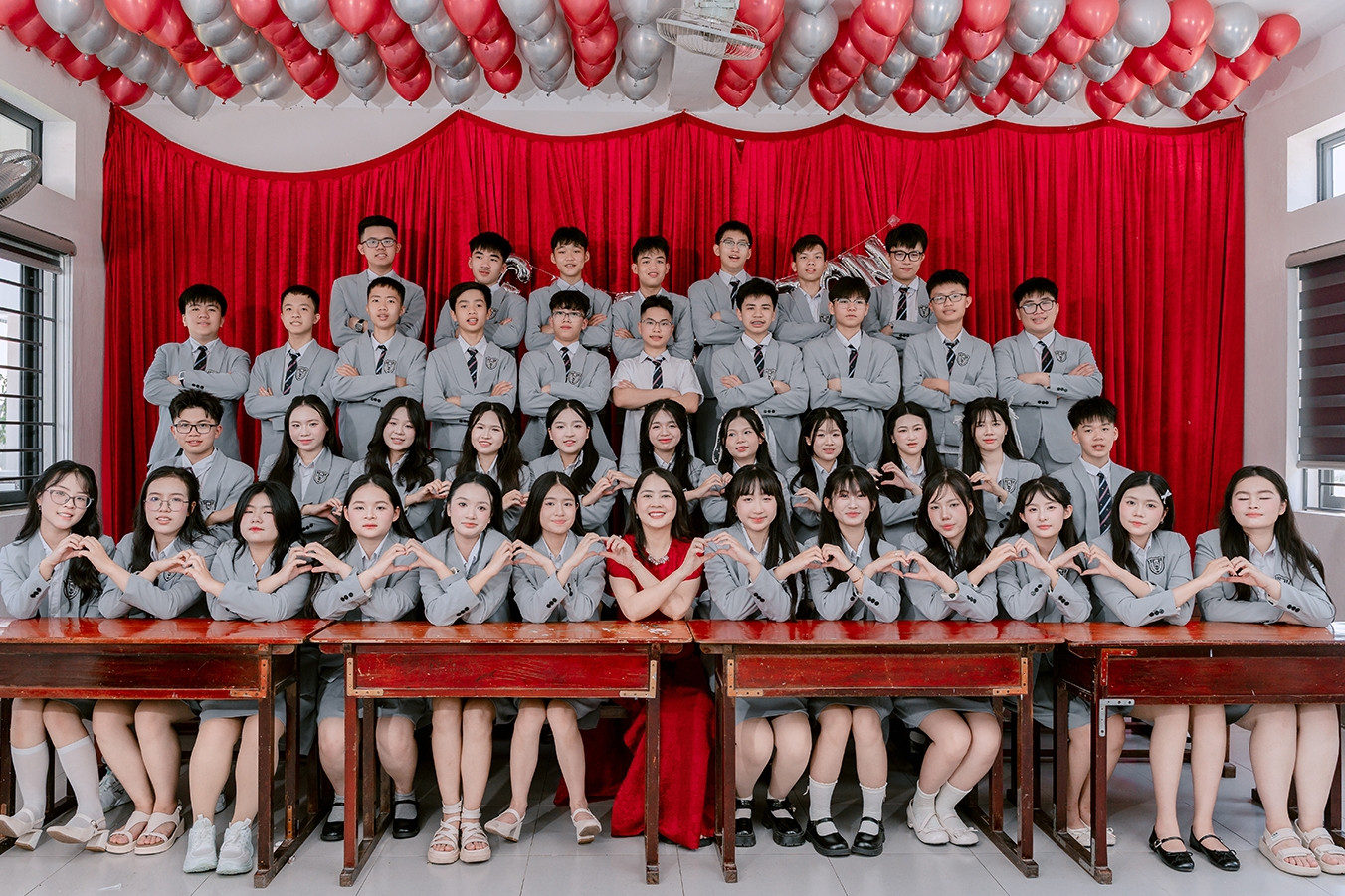 Lớp học có 33 học sinh đỗ trường chuyên, 2 em đạt thủ khoa thi lớp 10