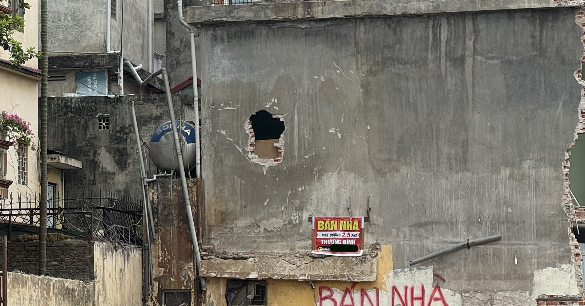 Nhà trong ngõ bất ngờ thành mặt phố nhờ Vành đai 2,5, giá rao bán tới 500 triệu/m2
