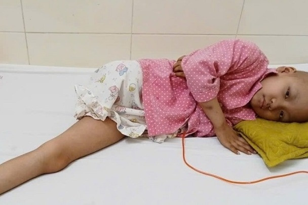 'Mẹ ơi, chân con bị cắt rồi có mọc lại được không?'