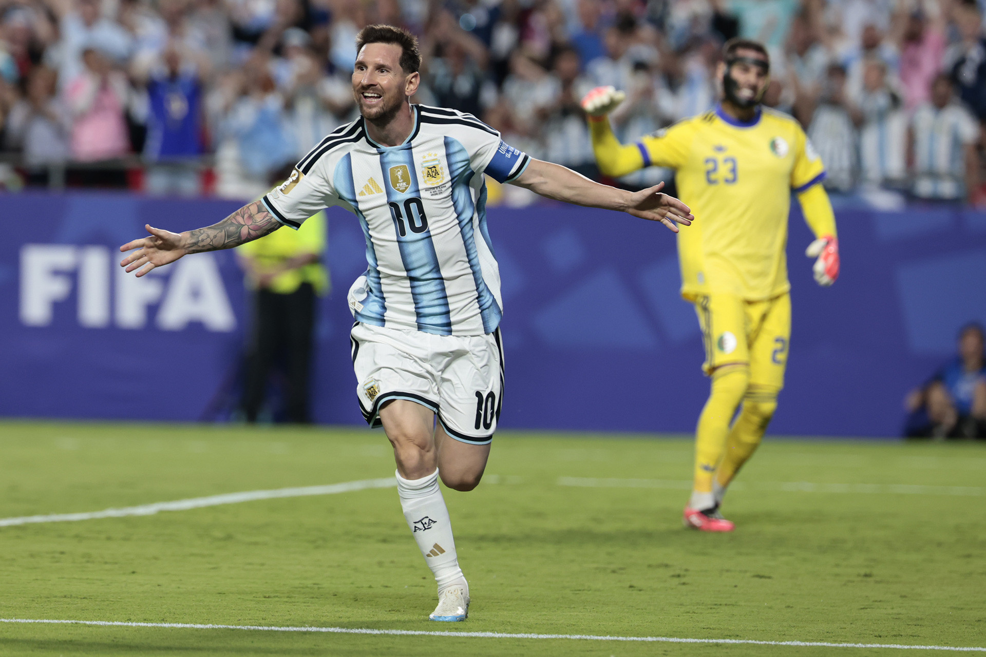 Messi Argentina Algeria 2.jpg
