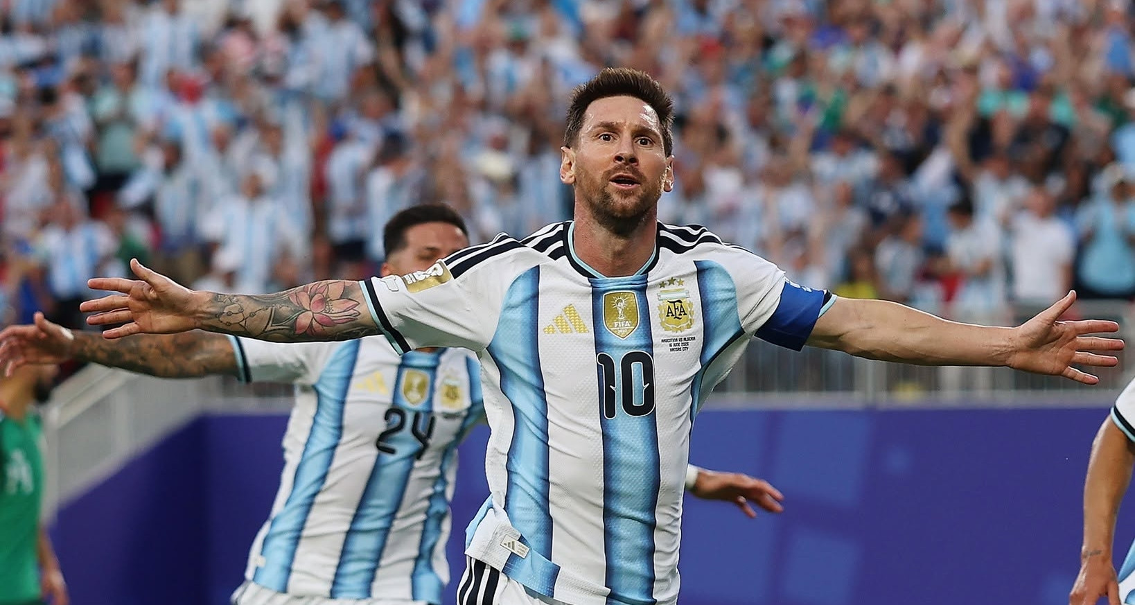 Messi lập hat-trick tuyệt đỉnh, Argentina ra quân tưng bừng