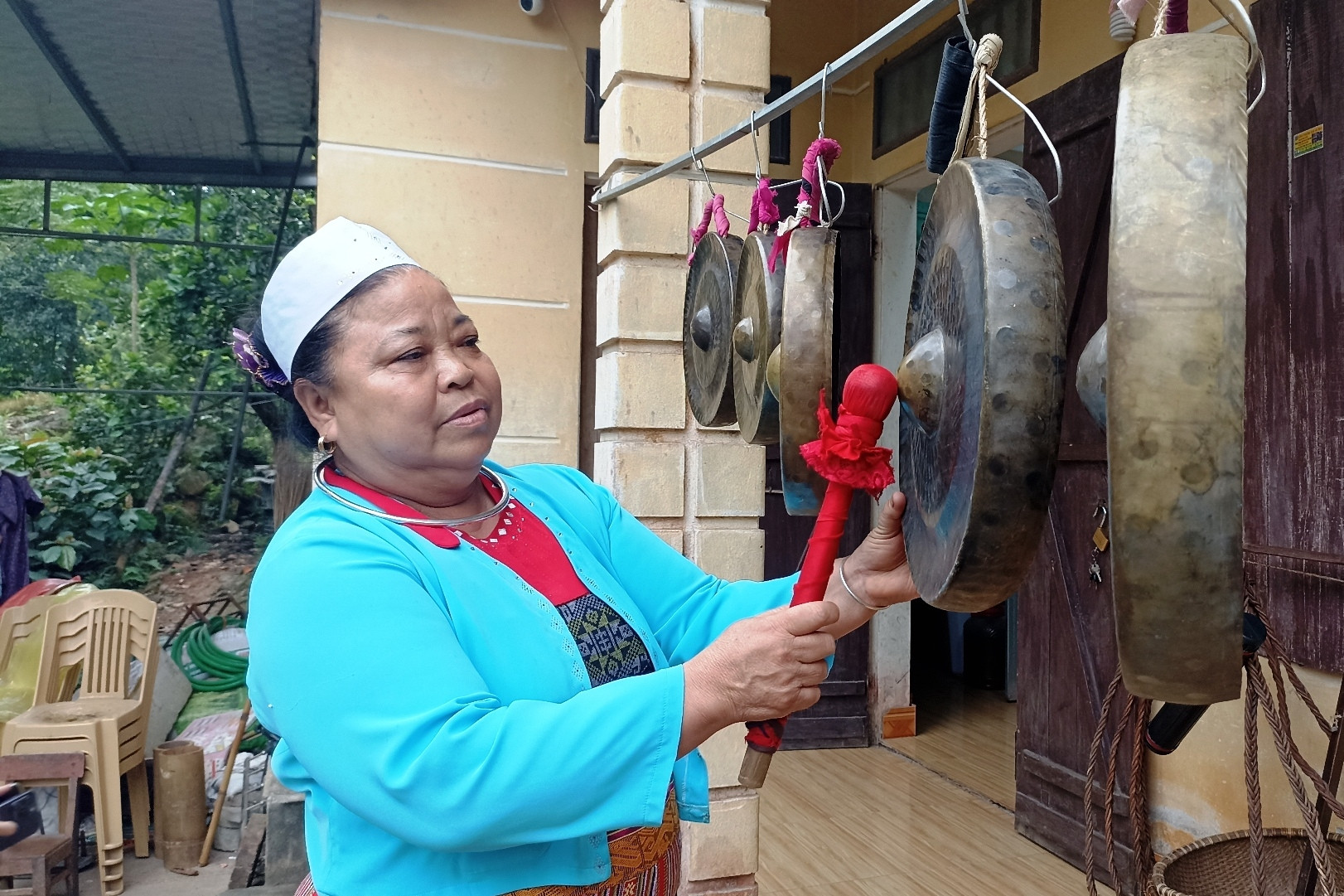 Bà giáo nghỉ hưu đau đáu với tiếng hát Đúm của người Mường