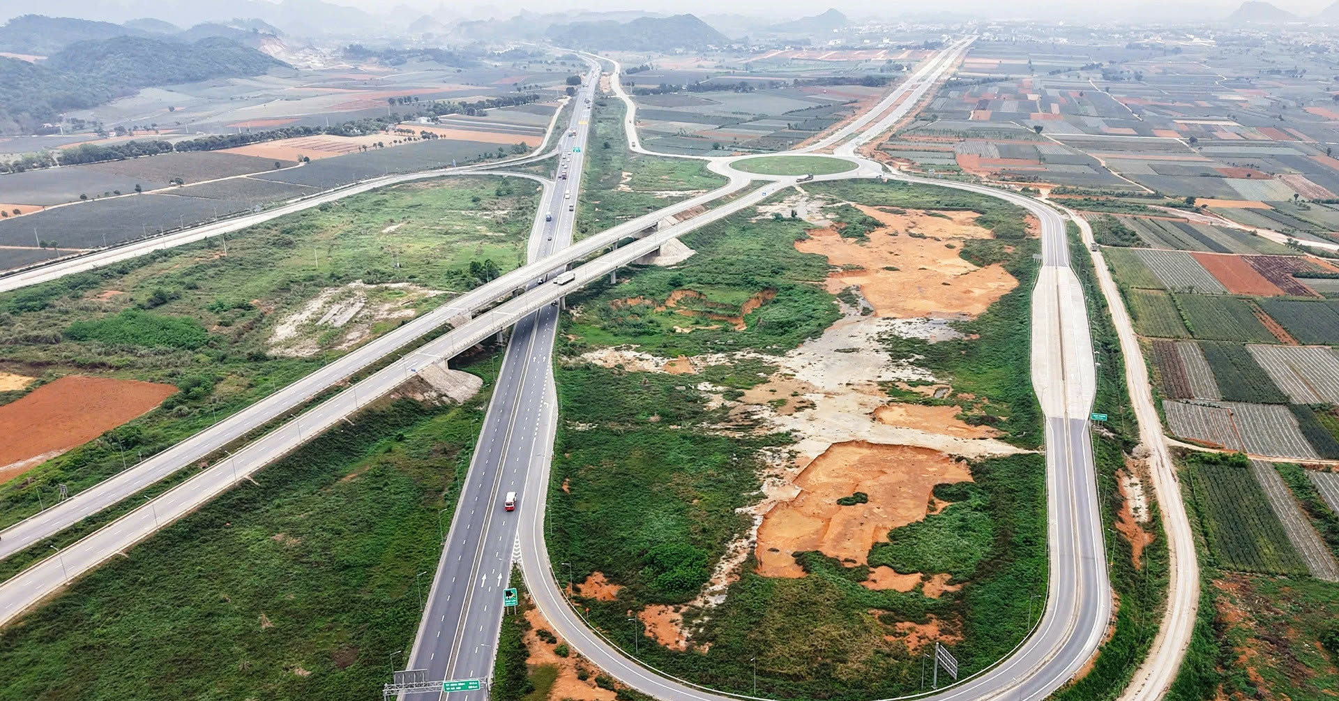 Ninh Bình khởi công dự án đường gần 7.000 tỷ, vận tốc thiết kế 100km/h