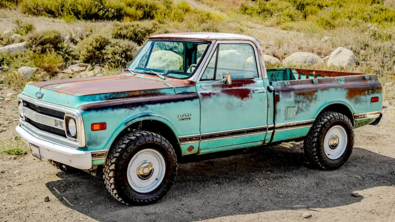 ICON_C10_Drvr_F34_Dirt_DSC06024 copy 1 768x432.webp
