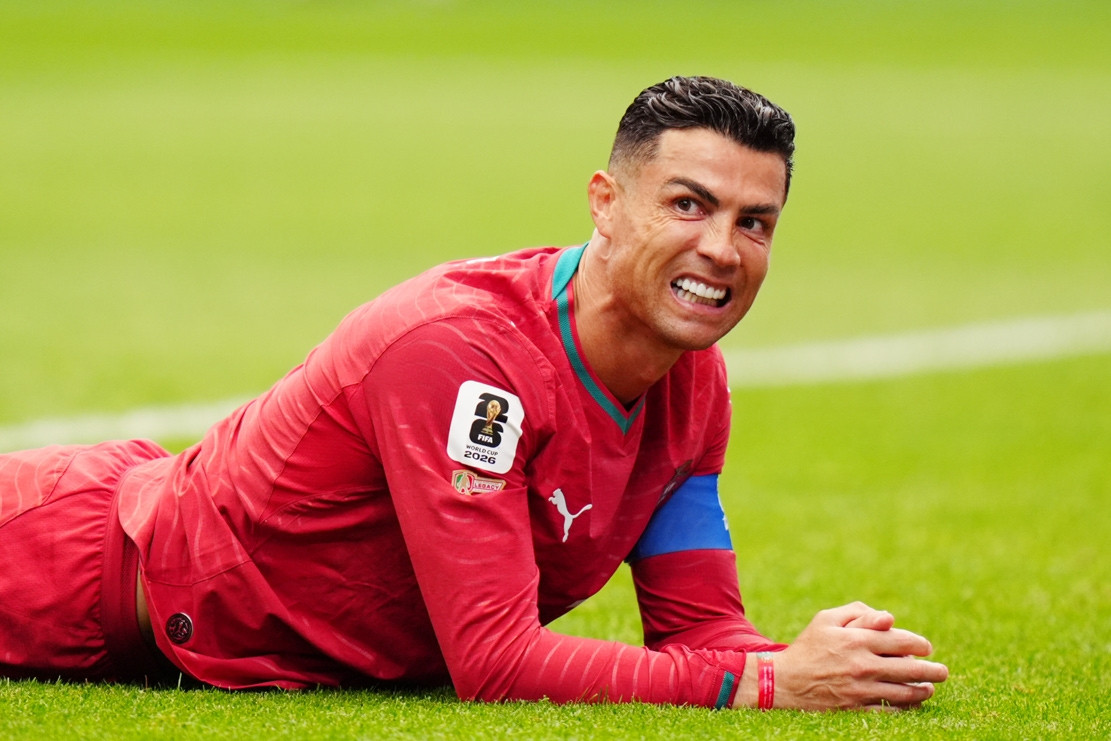 Ronaldo lập thêm kỷ lục trong ngày buồn của Bồ Đào Nha
