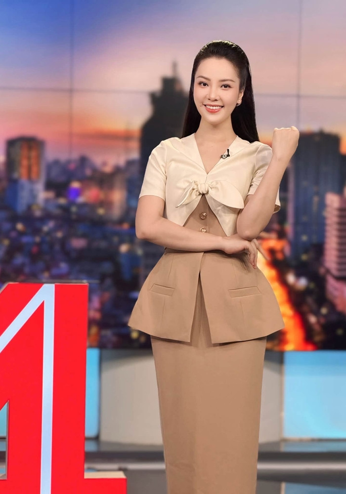 https://static-images.vnncdn.net/vps_images_publish/000001/000003/2026/6/18/thuy-van-05-1940.jpg