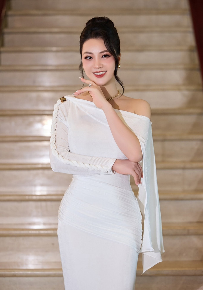 https://static-images.vnncdn.net/vps_images_publish/000001/000003/2026/6/18/thuy-van-12-1948.jpg